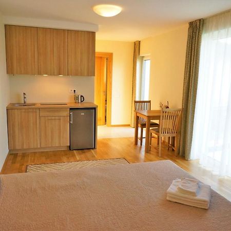 Smelio Vila Apartments Palanga Buitenkant foto