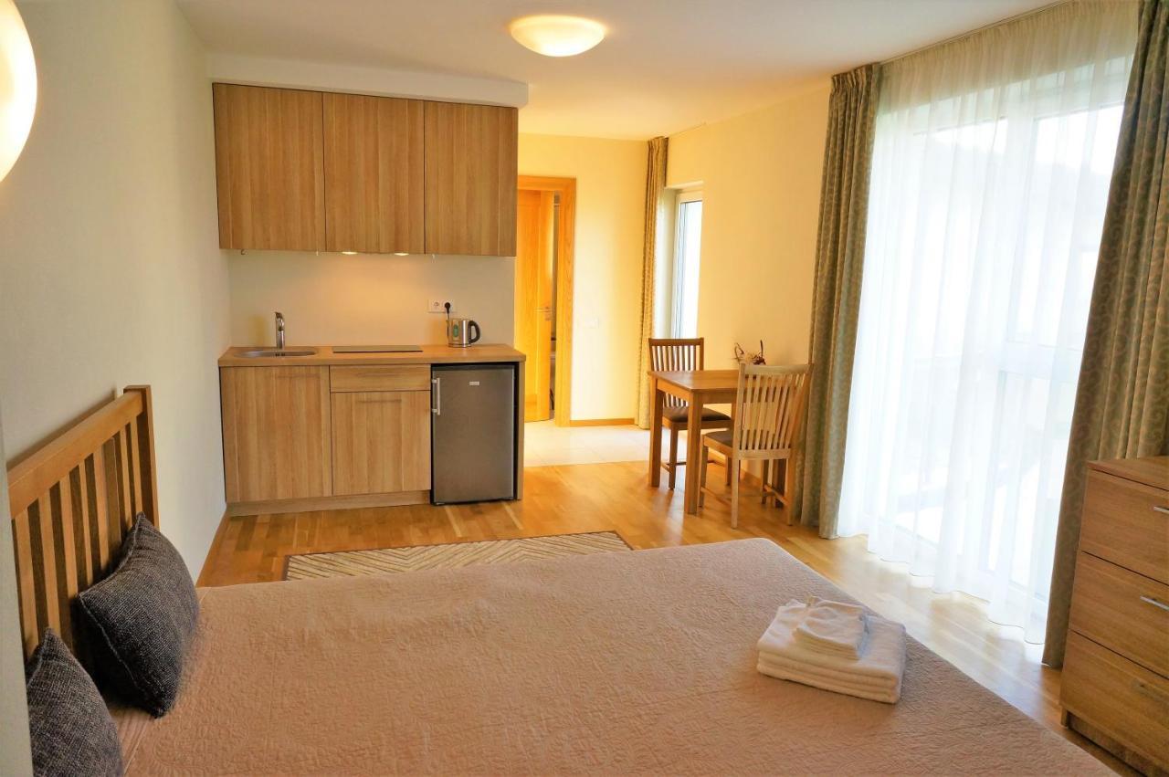 Smelio Vila Apartments Palanga Buitenkant foto