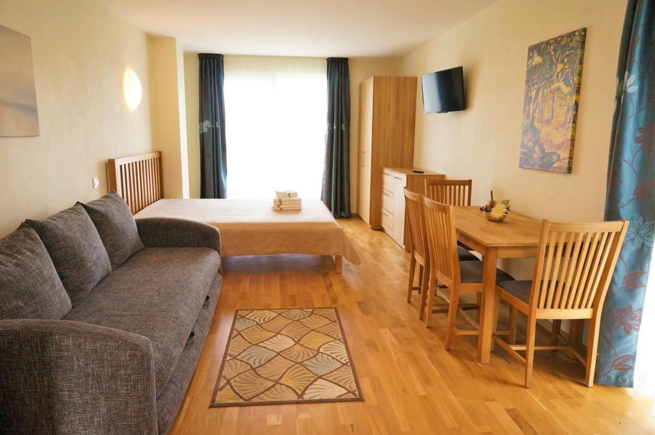 Smelio Vila Apartments Palanga Buitenkant foto